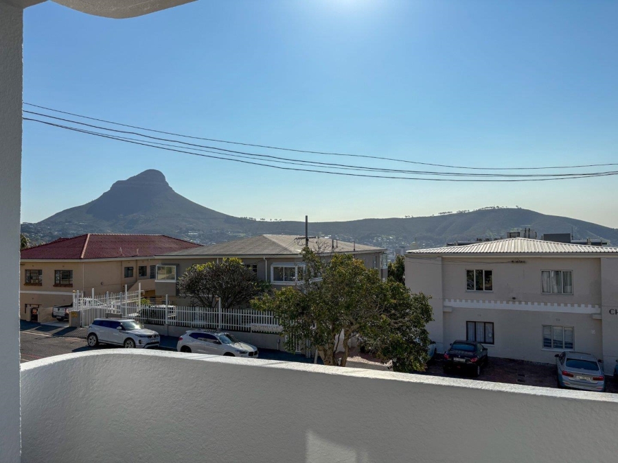 2 Bedroom Property for Sale in Vredehoek Western Cape